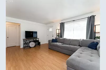 6709 NE Sumner St, Portland, OR 97218 - Photo 8