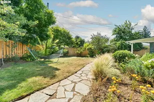 9316 SE Salmon Ct, Portland, OR 97216 - Photo 36
