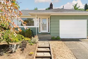 9316 SE Salmon Ct, Portland, OR 97216 - Photo 2