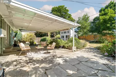 9316 SE Salmon Ct, Portland, OR 97216 - Photo 32