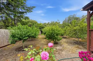 247 1st Ave, Coos Bay, OR 97420 - Photo 36