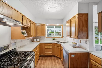 1325 NW 9th St, Gresham, OR 97030 - Photo 14