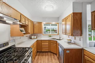 1325 NW 9th St, Gresham, OR 97030 - Photo 14