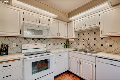 39508 SE 37th St, Washougal, WA 98671 - Photo 8
