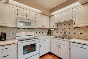 39508 SE 37th St, Washougal, WA 98671 - Photo 8