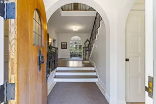 1905 S Greenwood Rd, Portland, OR 97219 - Photo 8
