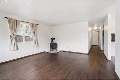 703 E 5th St, Molalla, OR 97038 - Photo 10