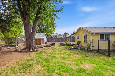 703 E 5th St, Molalla, OR 97038 - Photo 36