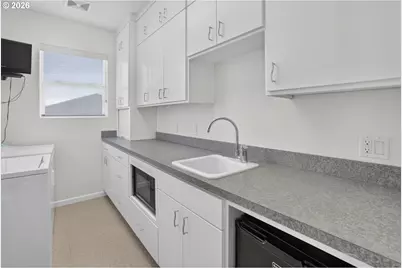 2630 N Hayden Island Dr #18, Portland, OR 97217 - Photo 30