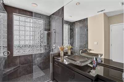 2630 N Hayden Island Dr #18, Portland, OR 97217 - Photo 6