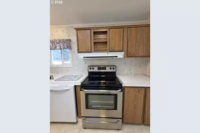 15768 SE Powell Blvd #28, Portland, OR 97236 - Photo 16