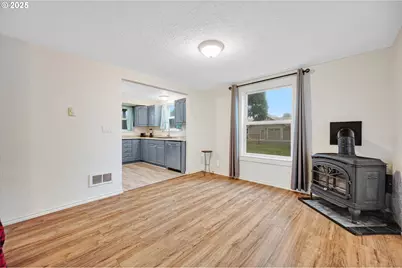 352 NE Polk Station Rd, Dallas, OR 97338 - Photo 10