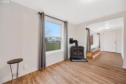 352 NE Polk Station Rd, Dallas, OR 97338 - Photo 4