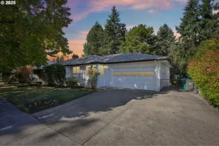 11851 SE Madison St, Portland, OR 97216 - Photo 42