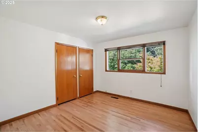 11851 SE Madison St, Portland, OR 97216 - Photo 18