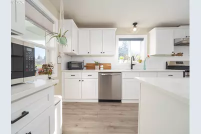 1220 10th St, Oregon City, OR 97045 - Photo 14