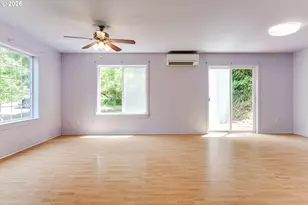 667 Kamapheema Pl, Eugene, OR 97405 - Photo 8