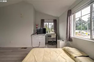 1080 State St, North Bend, OR 97459 - Photo 22