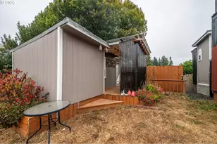 1080 State St, North Bend, OR 97459 - Photo 14