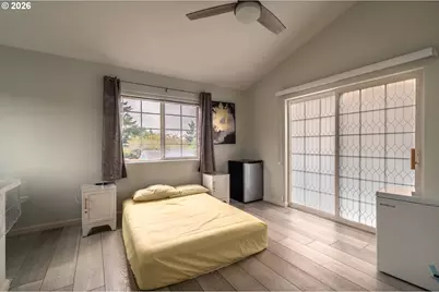 1080 State St, North Bend, OR 97459 - Photo 20