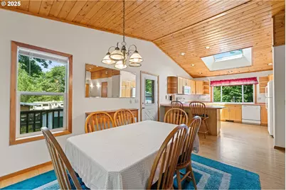 415 Burchard Dr, Scottsburg, OR 97473 - Photo 8