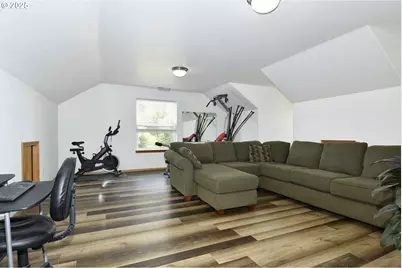 2036 NW Woodland Dr, McMinnville, OR 97128 - Photo 24