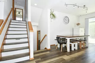 2036 NW Woodland Dr, McMinnville, OR 97128 - Photo 8