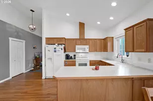 3392 Falcon Dr, Springfield, OR 97477 - Photo 12