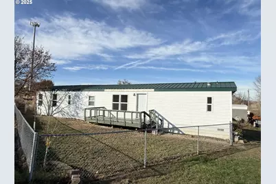 941 SE 9th, Pendleton, OR 97801 - Photo 1