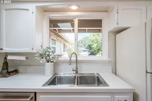 2040 NW 23rd St, Corvallis, OR 97330 - Photo 18