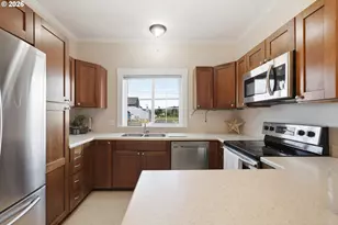 1802 8th St, Tillamook, OR 97141 - Photo 16