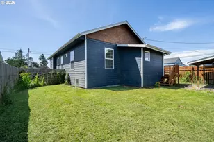 1802 8th St, Tillamook, OR 97141 - Photo 36