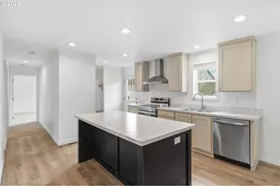 601 1/2 Helton St, Castle Rock, WA 98611 - Photo 10