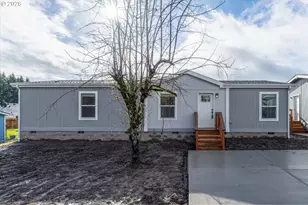 601 1/2 Helton St, Castle Rock, WA 98611 - Photo 2