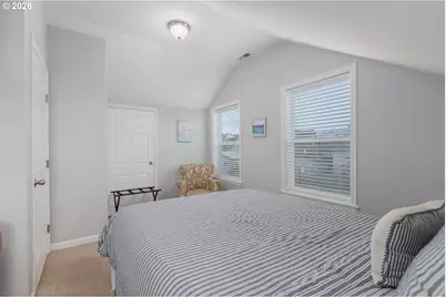 589 W Olive St, Newport, OR 97365 - Photo 24