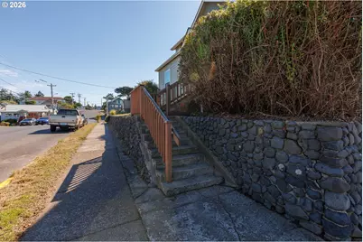 589 W Olive St, Newport, OR 97365 - Photo 32