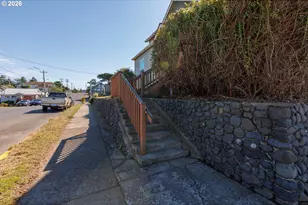 589 W Olive St, Newport, OR 97365 - Photo 32