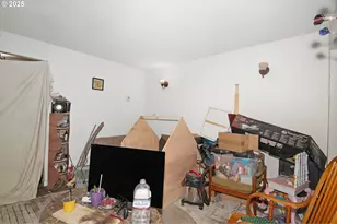 3964 Clinton Ave, Klamath Falls, OR 97603 - Photo 6