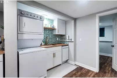 8243 NE Hassalo St, Portland, OR 97220 - Photo 32