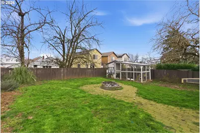 8243 NE Hassalo St, Portland, OR 97220 - Photo 28