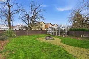 8243 NE Hassalo St, Portland, OR 97220 - Photo 28