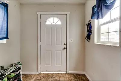 525 21st St, Springfield, OR 97477 - Photo 6