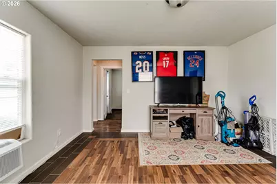 525 21st St, Springfield, OR 97477 - Photo 10