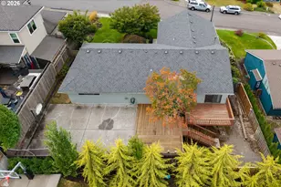 2111 Club House Dr, West Linn, OR 97068 - Photo 48