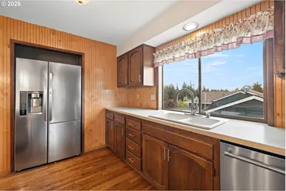 2111 Club House Dr, West Linn, OR 97068 - Photo 16