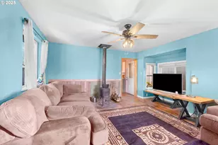 945 NE Commercial St, Waldport, OR 97394 - Photo 4