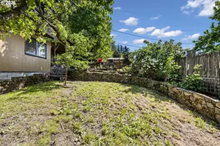 526 S 3rd St, Springfield, OR 97477 - Photo 40
