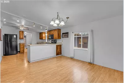 4882 NE Lancaster Dr #127, Salem, OR 97305 - Photo 22