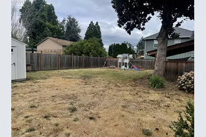 740 65th St, Springfield, OR 97478 - Photo 32