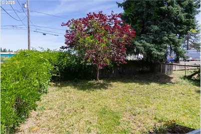 166 Iowa St, Eugene, OR 97402 - Photo 4